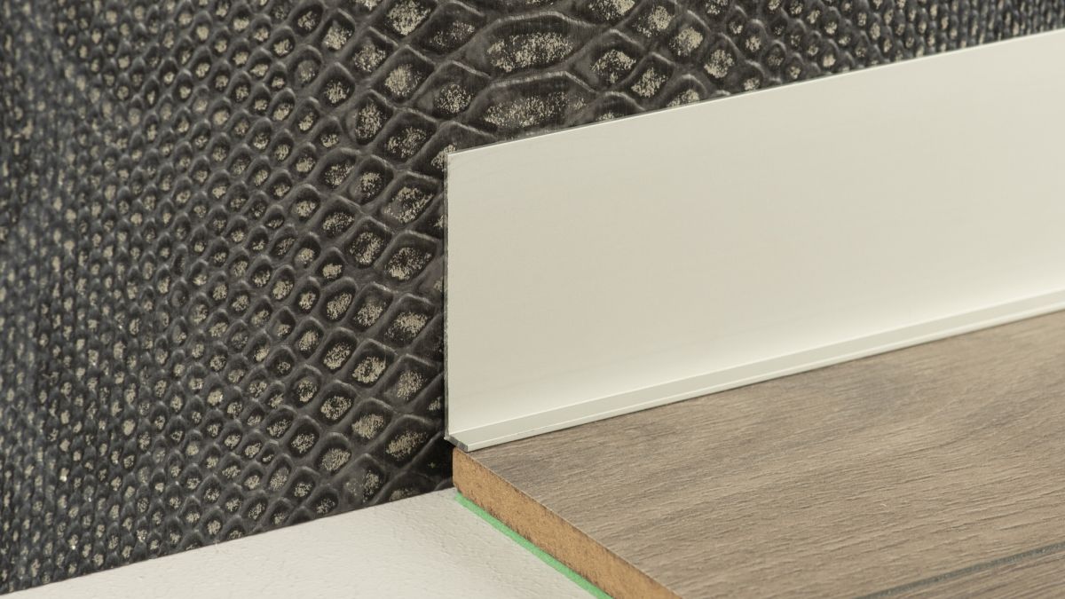 Plinthe en métal pour sol vinyle PVC 14,5 x 60mm