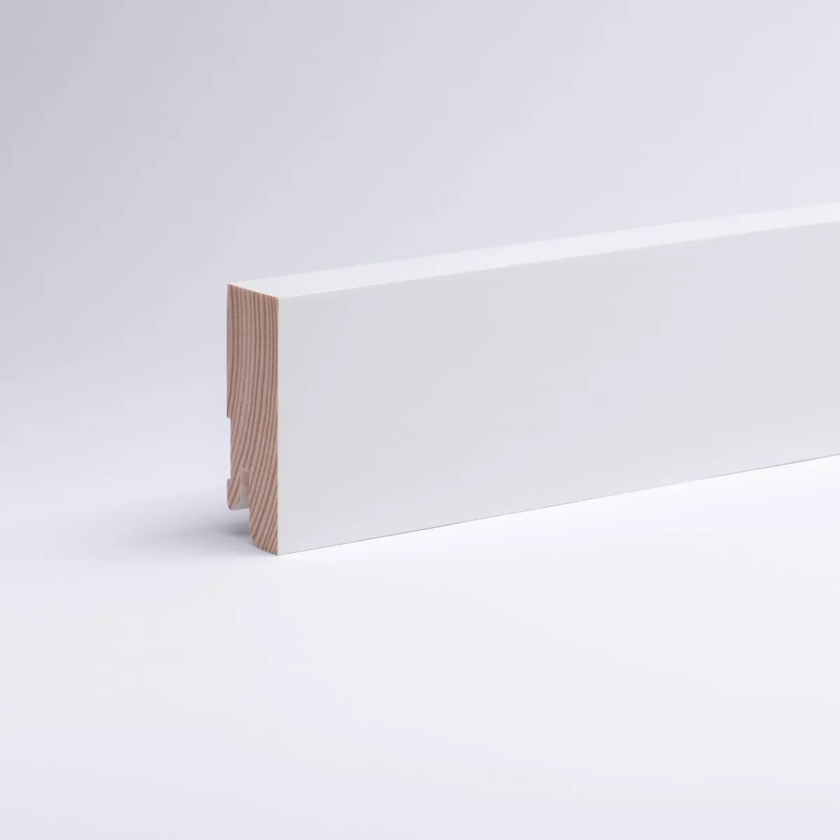 Vierkant Massivholz-Sockelleiste 60 mm - Buche RAL9016 Weiß lackiert