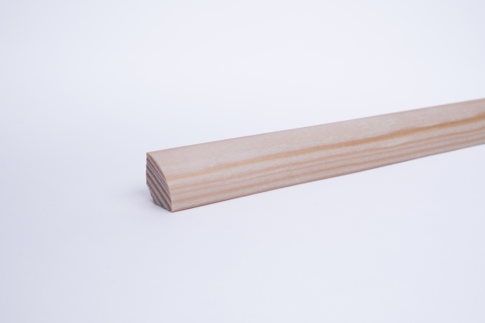 Plinthe de quart de rond en noyau Véritable bois pin huilé