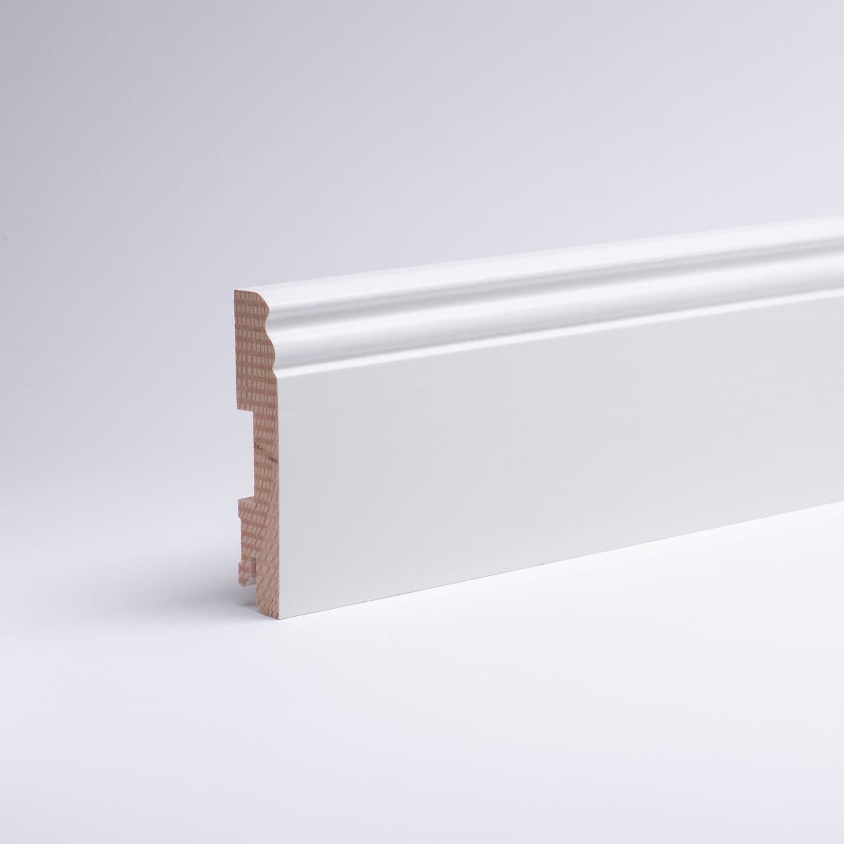 Plinthe en bois véritable profil Berlin 100mm opaque blanc laqué RAL 9010
