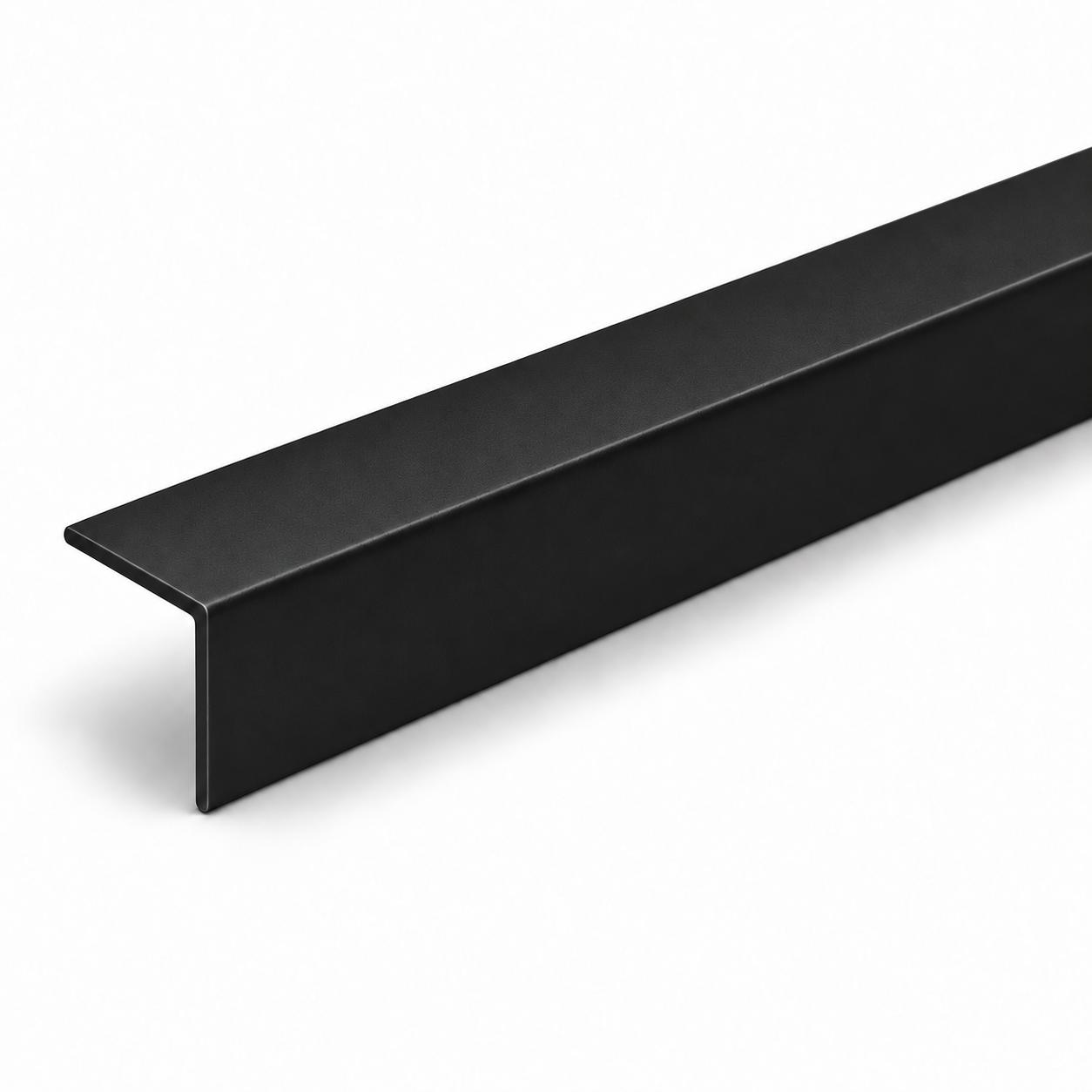 Cornière de protection d'angle 20 x 20 x 2 500 mm, PVC noir
