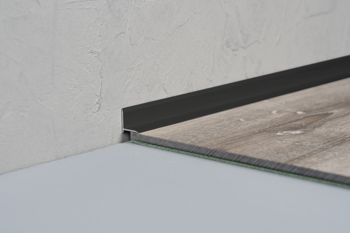 Profilé de raccordement mural n° 298 - 13,1 x 13,1 mm noir 2,50m