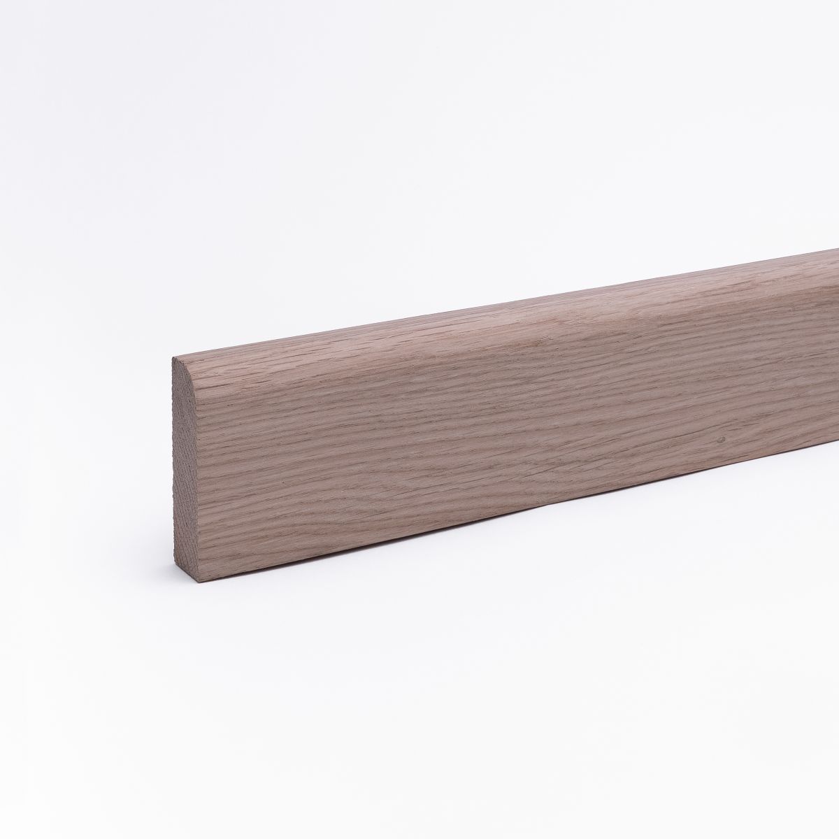 Plinthe en bois véritable avec arrondi bord avant 58 x 19mm chêne naturel