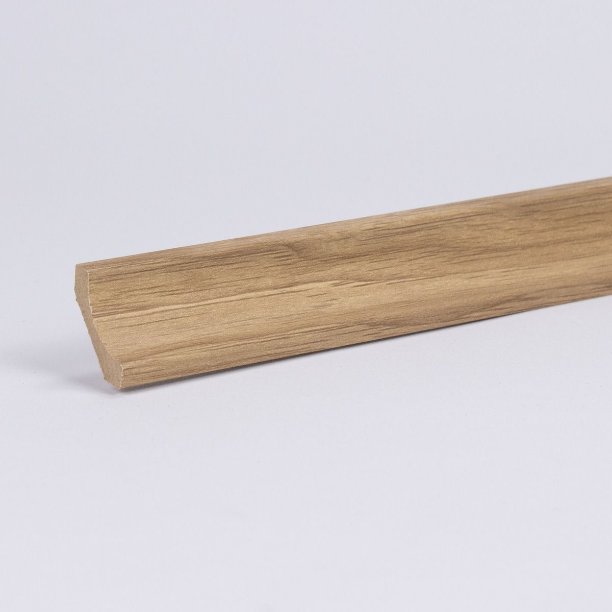 Plinthe de gorge creuse MDF Chêne 22 x 22 x 2600 mm