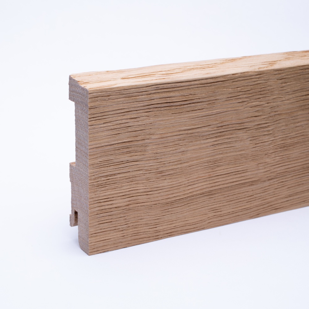 Plinthe en bois véritable avec à bord biseauté 80mm chêne laqué