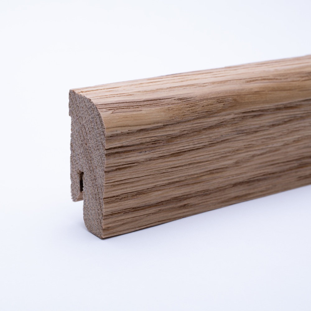 Plinthe en bois massif 40 mm avec bord avant arrondi - chêne brossé et verni
