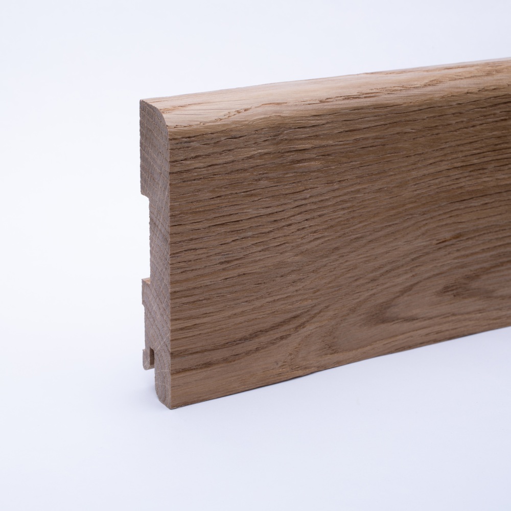 Plinthe en bois véritable avec arrondi bord avant 100mm chêne laqué