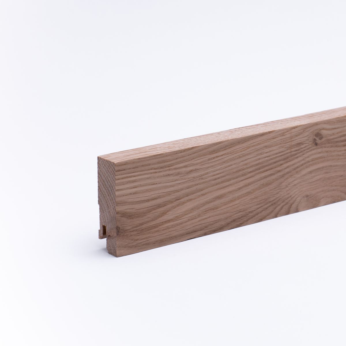 Plinthe en bois véritable carré 60 mm chêne laqué