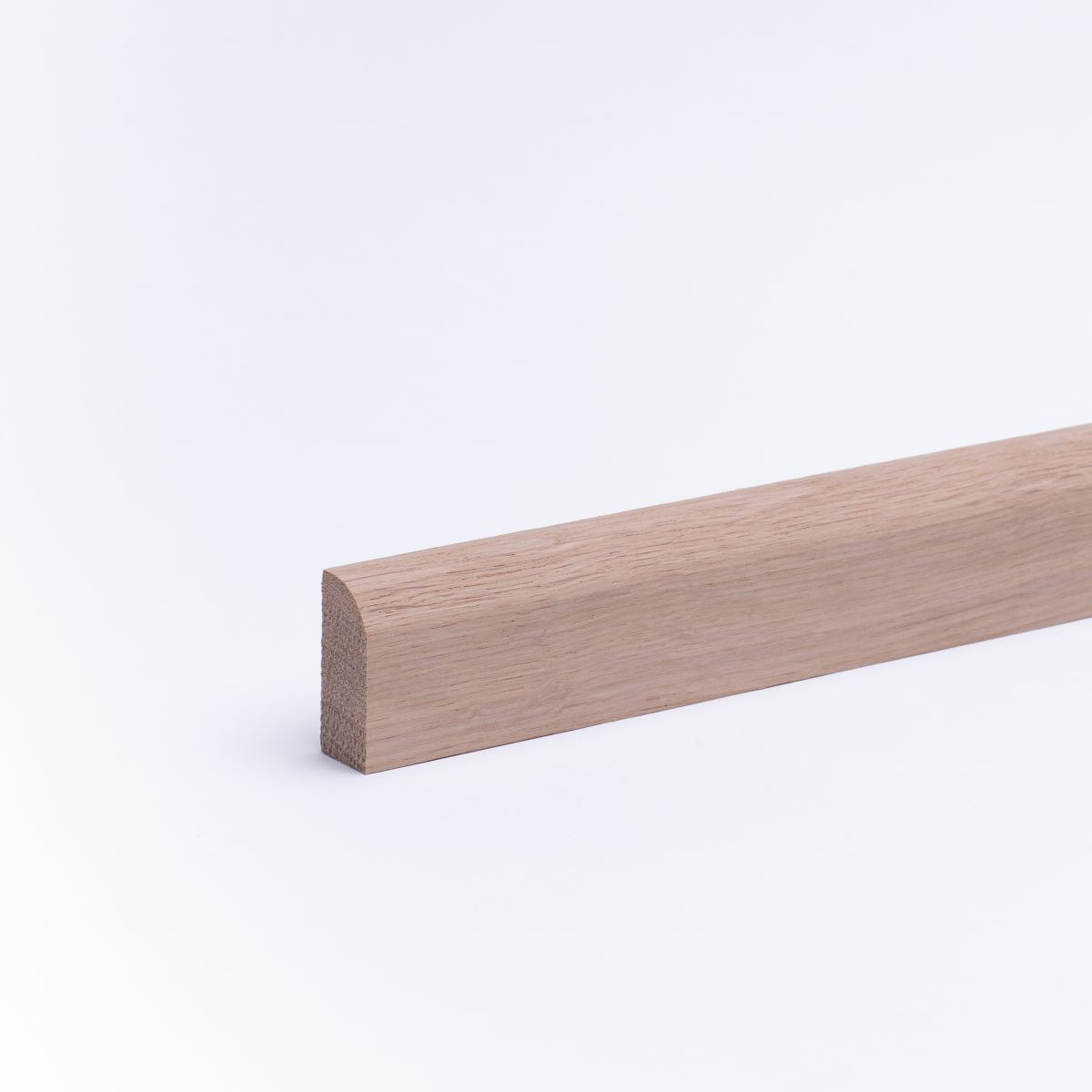Plinthe en bois véritable avec arrondi bord avant 35 x 15mm chêne naturel