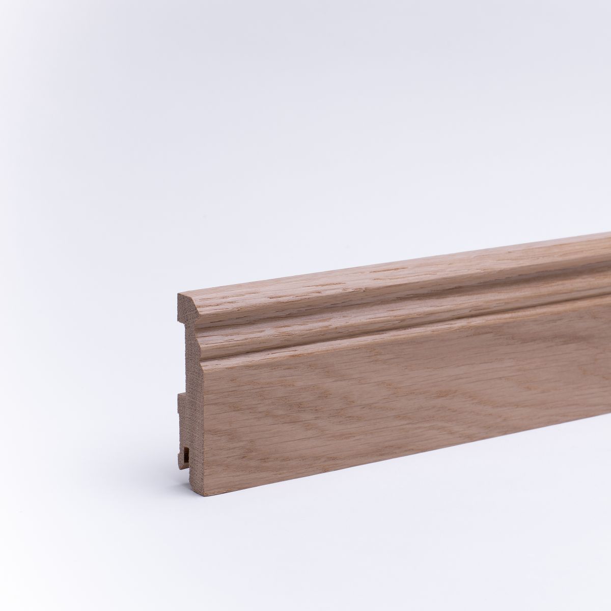Plinthe en bois véritable profil Berlin 80mm chêne laqué