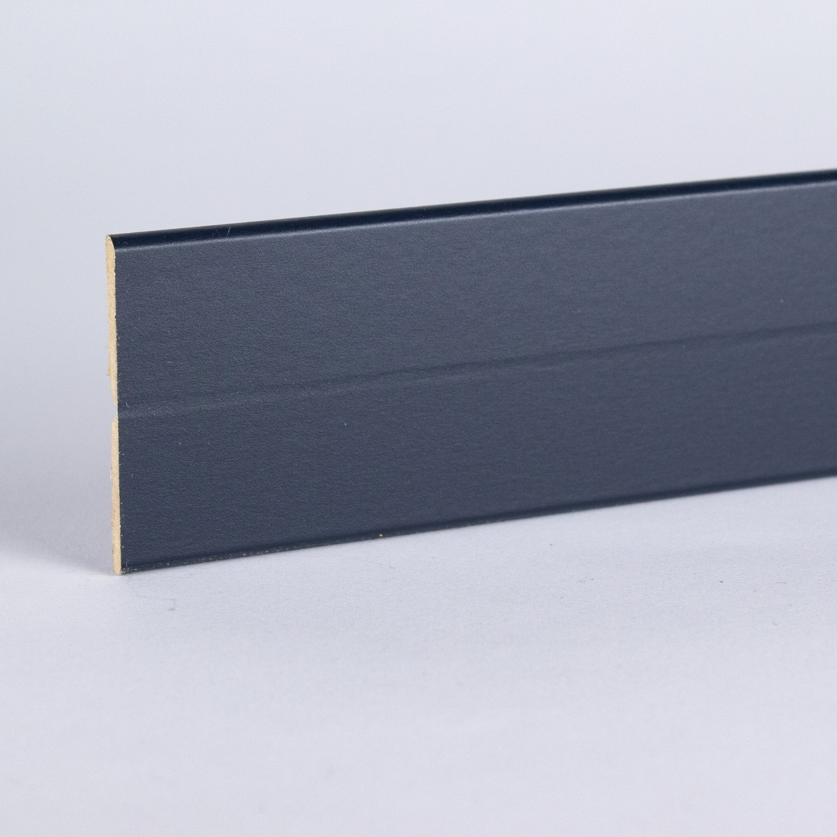 Knickleiste/Abschlusswinkel MDF Indigo 22 x 22 x 2600 mm