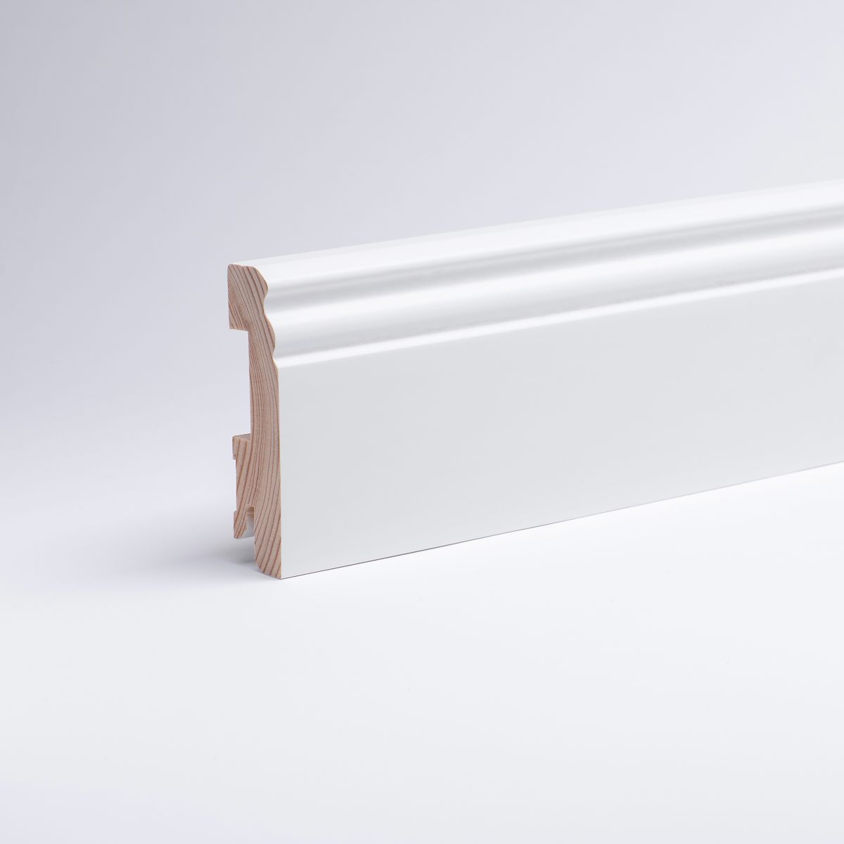 Plinthe en bois véritable profil Berlin 80mm RAL9010