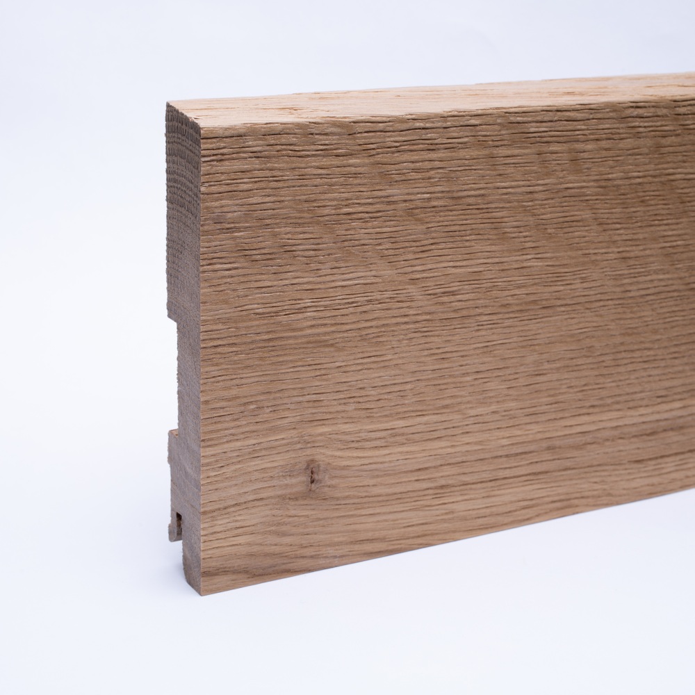 Plinthe en bois véritable avec à bord biseauté 120mm chêne laqué
