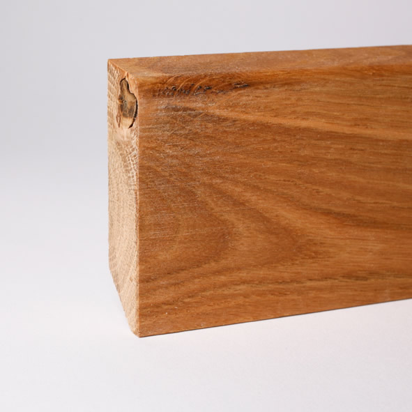 Plinthe en bois véritable avec à bord biseauté 40 mm chêne huilé