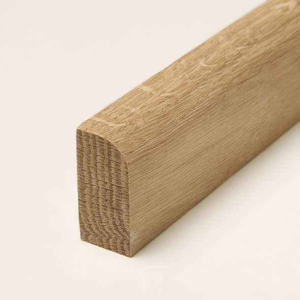 Plinthe en bois véritable avec arrondi bord avant 40 mm chêne naturel