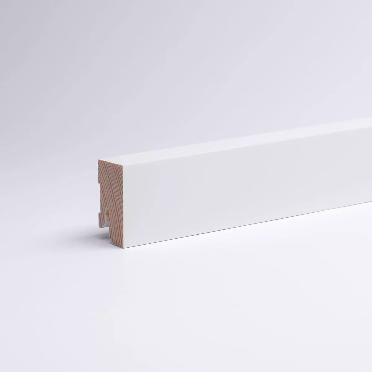 Vierkant Massivholz-Sockelleiste 40 mm - Buche RAL9010 Weiß lackiert