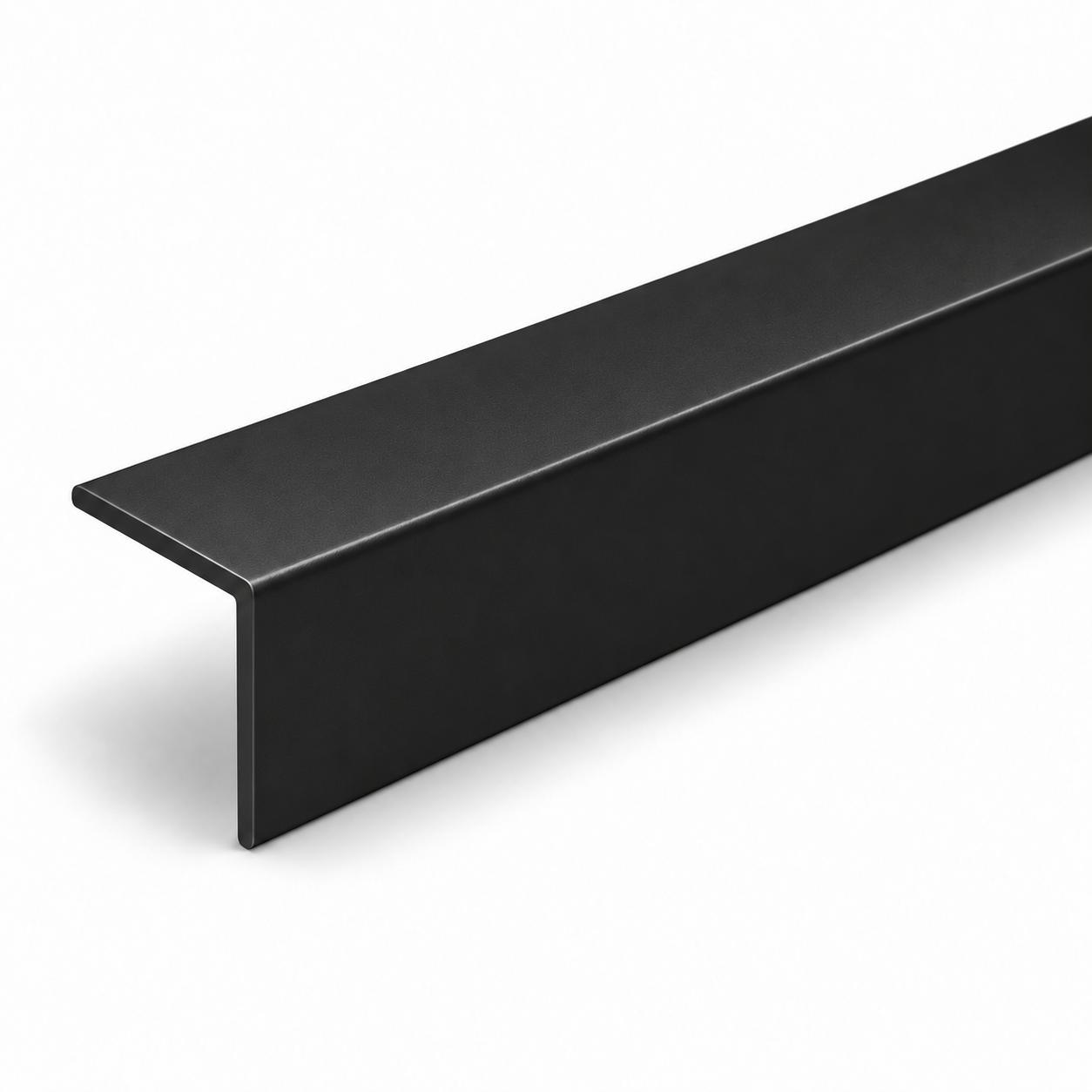 Cornière de protection d'angle 30 x 30 x 2 500 mm, PVC noir