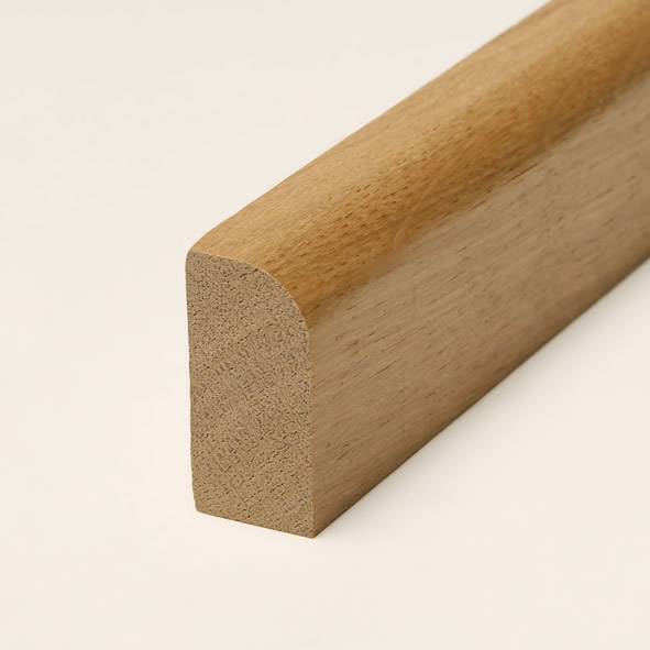 Plinthe en bois véritable avec arrondi bord avant 40 mm chêne laqué