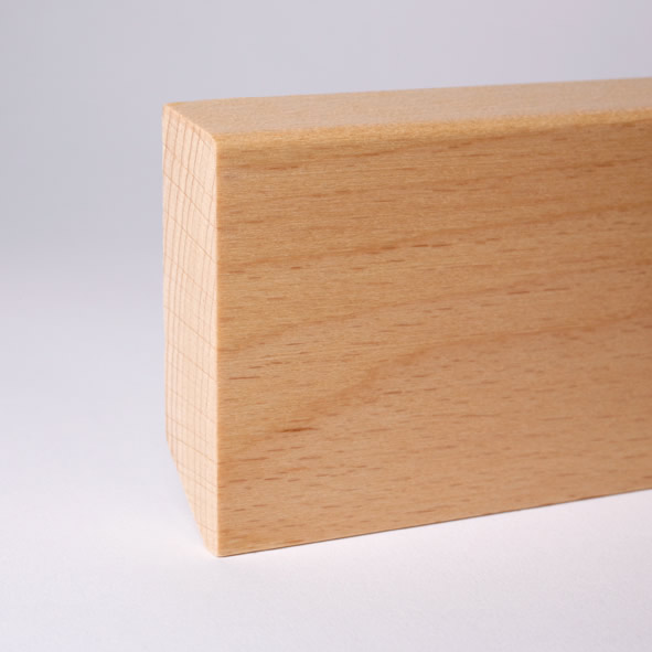 Plinthe en bois véritable avec à bord biseauté 40 mm hêtre laqué
