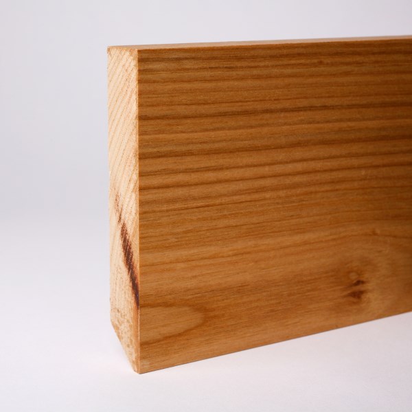 Plinthe carrée en bois massif 100 mm - cerisier huilé