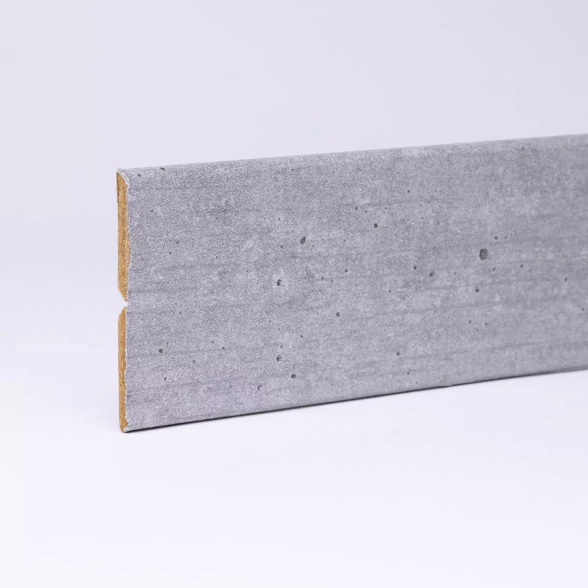 Knickleiste/Abschlusswinkel auf MDF-Träger Beton