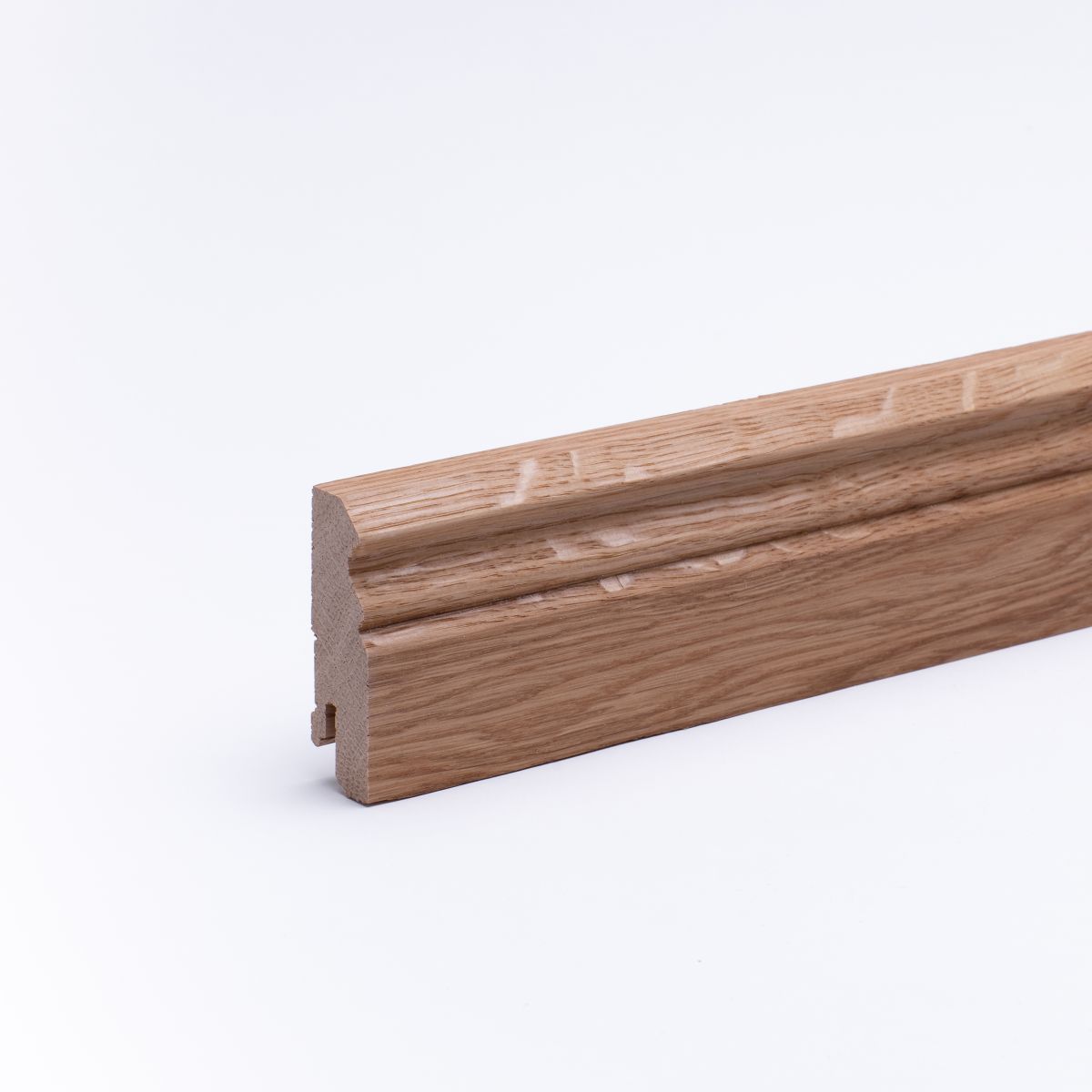 Plinthe en bois véritable profil Berlin 60 mm chêne huilé