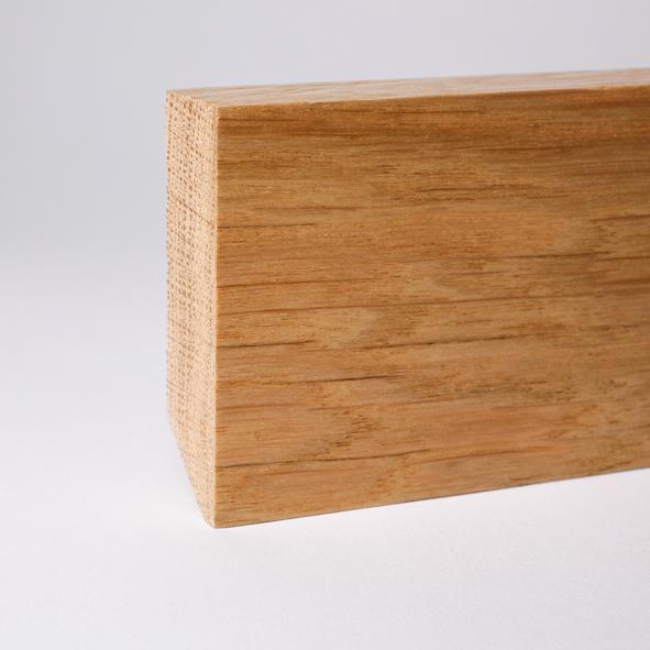 Plinthe en bois véritable carré 40 mm chêne laqué