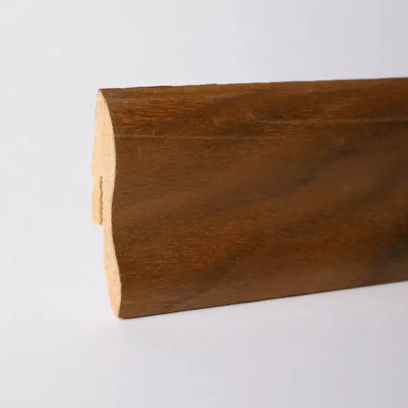 Furnier-Sockelleiste 40 mm Nussbaum geölt