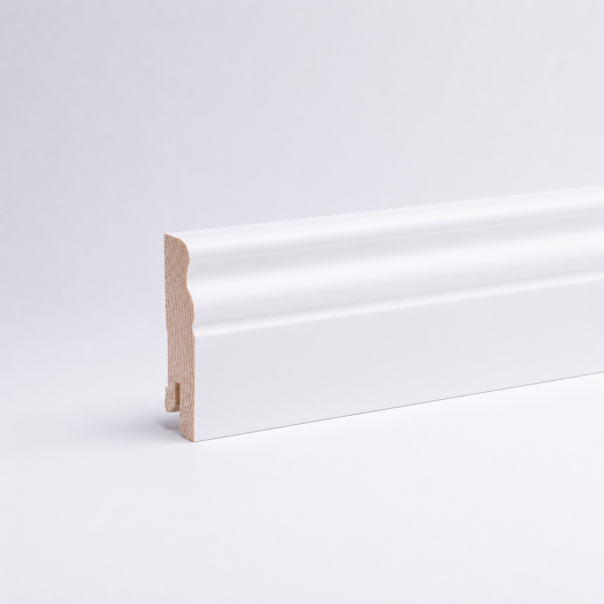 Rodapié de madera maciza perfil Berlin 60 x 15 mm, lacado blanco opaco RAL 9010