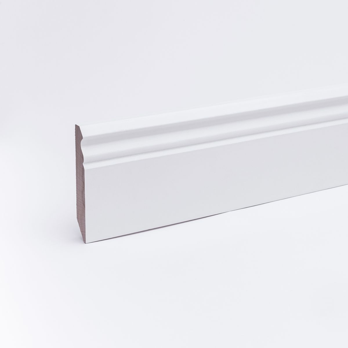 9 metros lineales de zócalos de madera maciza con perfil «Berliner» de 120 x 16 mm - haya blanca