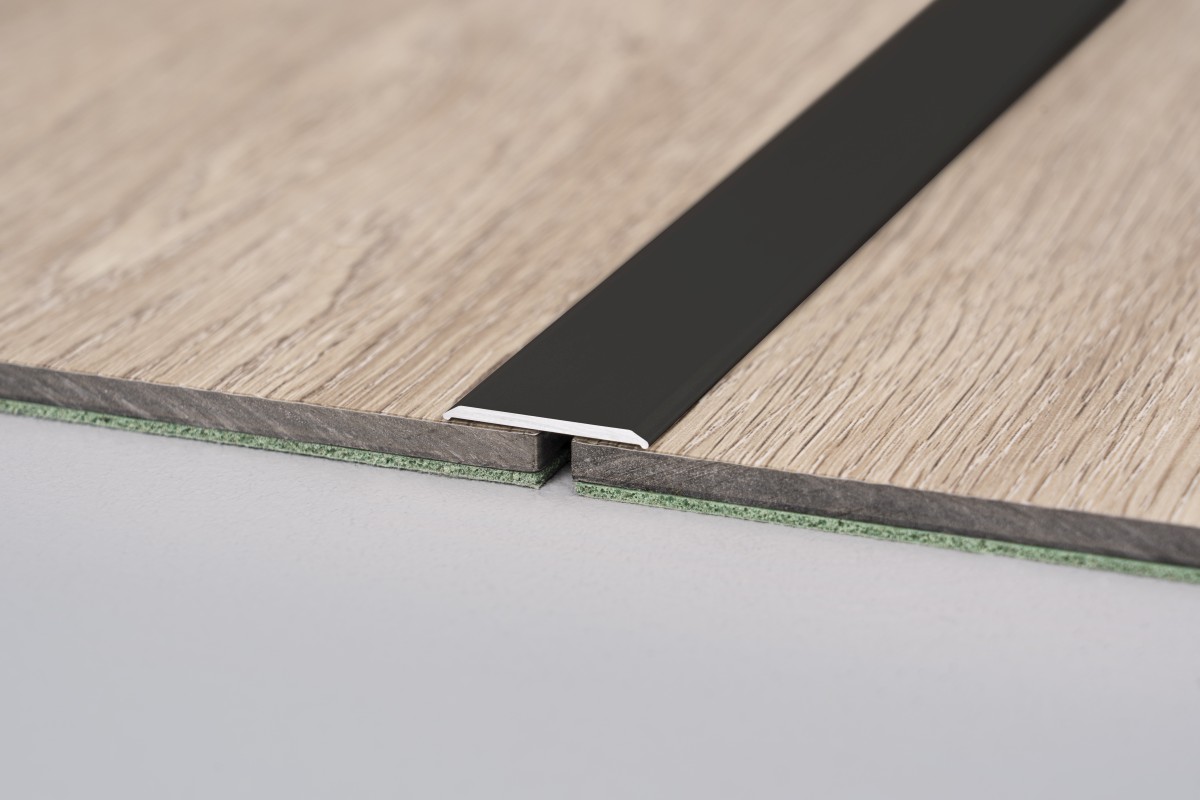 Profilé de transition 24 mm autocollant Noir époxy - 2,70 m