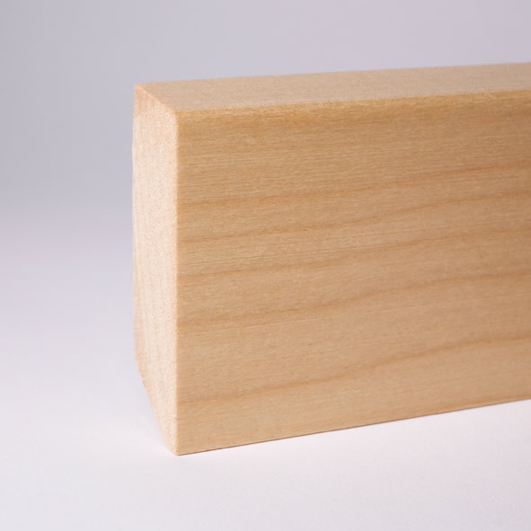 Plinthe en bois véritable avec à bord biseauté 40 mm érable laqué
