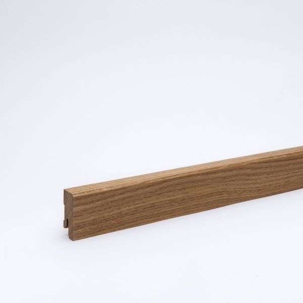 Plinthe en bois massif 40mm chanfreinée bord d&#039;attaque - chêne brossé et huilé